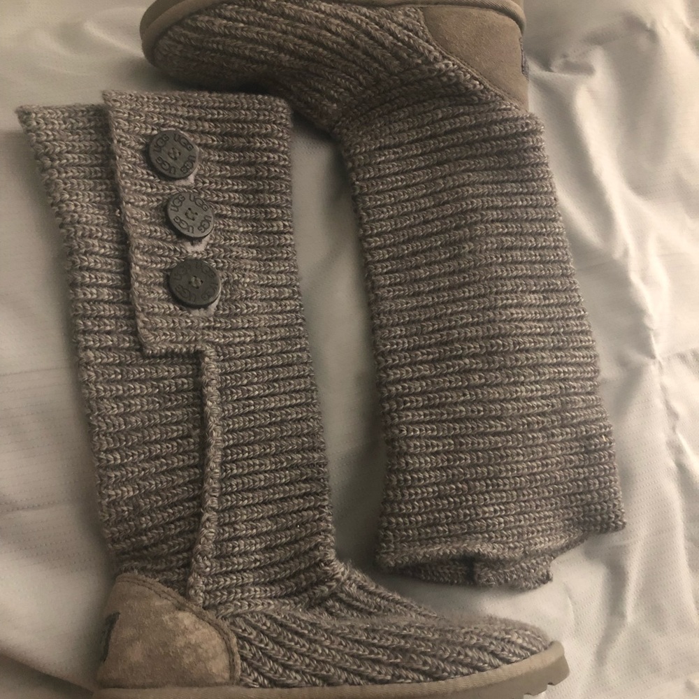 🆕 UGG Knit 3 Button Boots